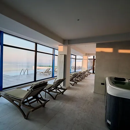 Cloud 9 In Infinity Daire