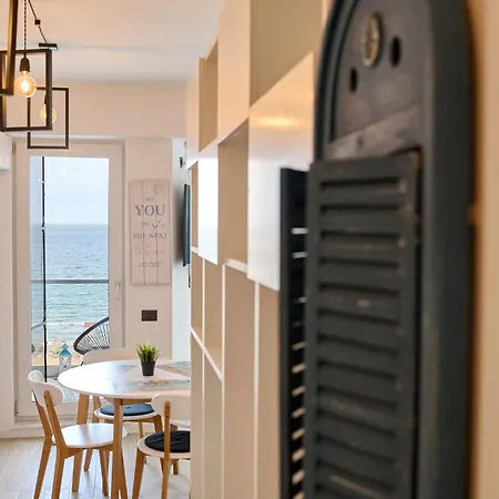 Cloud 9 In Infinity Daire *