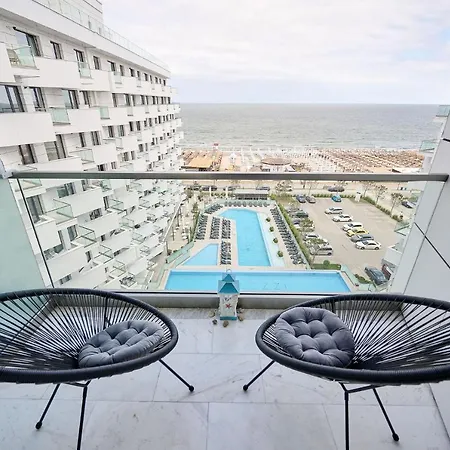Cloud 9 In Infinity Apartment *