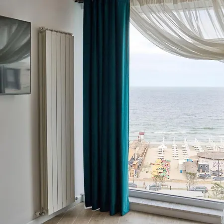 Cloud 9 In Infinity Apartment Mamaia