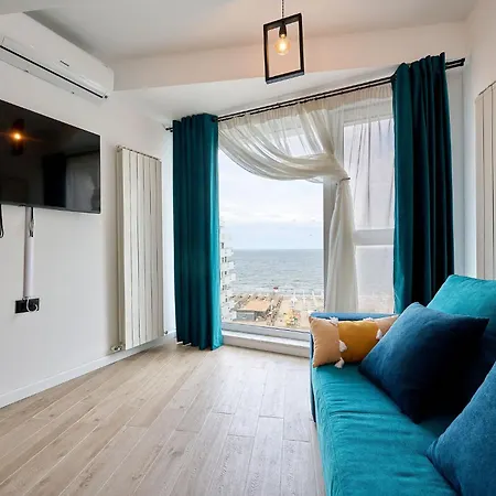 Cloud 9 In Infinity Apartment