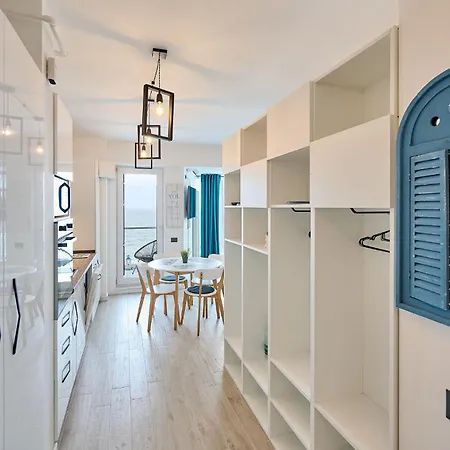 Cloud 9 In Infinity Apartment *