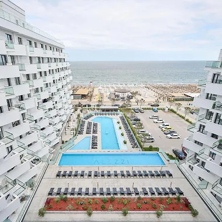 Cloud 9 In Infinity Apartment