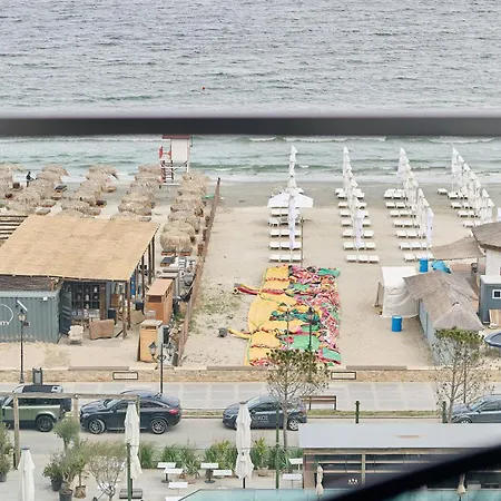 Cloud 9 In Infinity Apartment Mamaia