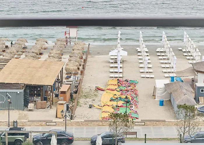 Cloud 9 In Infinity Apartment Mamaia